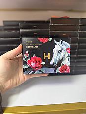 Hourglass Horse