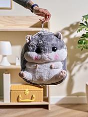 Hamster cu patură în interior 🥰